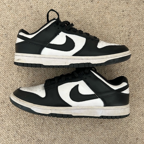 Nike Panda Dunks - Picture 4 of 5